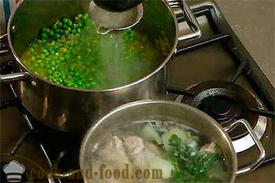 Soupe aux pois verts et boulettes de viande