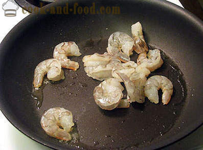 Crevettes frites à l'ail dans la sauce de soja