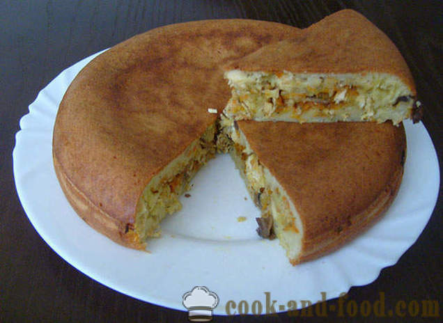 Gâteau gélifiée en multivarka avec le poulet et les champignons