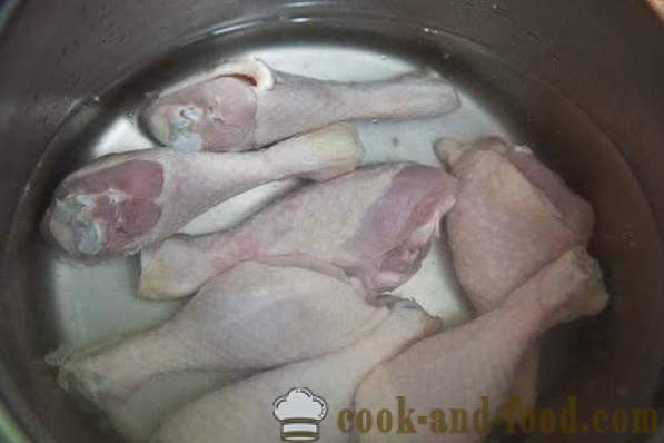 Soupe de poulet avec des nouilles