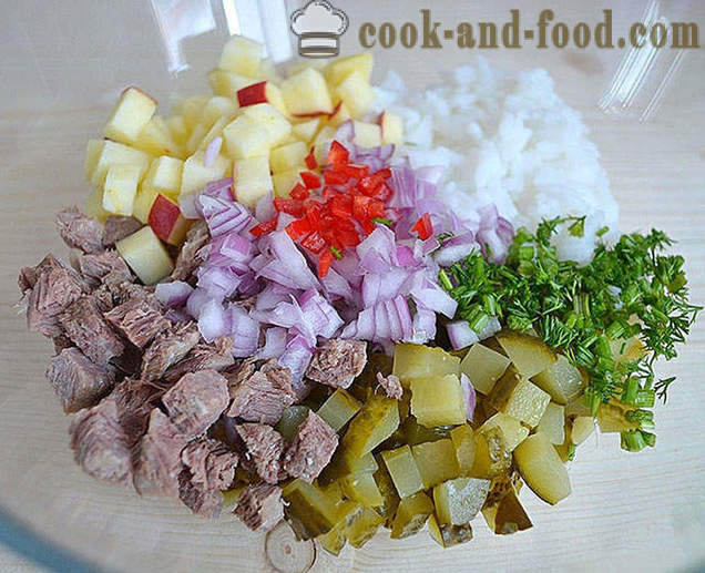 Salade de viande avec du riz