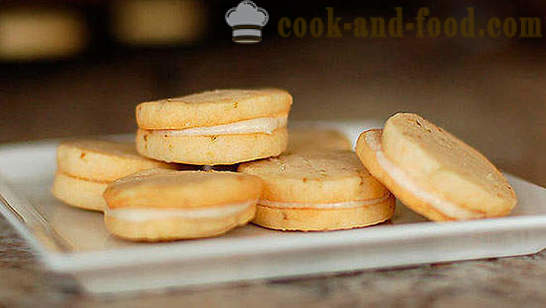 Biscuits de chaux avec remplissage de noix de coco crémeuse