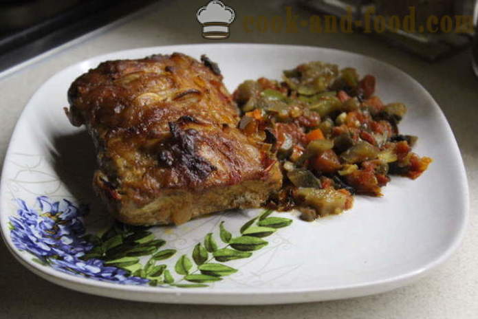 Porc au four, au four avec des champignons et des légumes - comment faire cuire poitrail délicieux dans le four, la recette avec une photo poshagovіy
