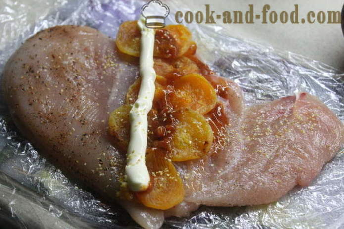 Rouleaux de poulet à l'ananas et les abricots - comment faire des rouleaux de poulet, avec une étape par étape des photos de recettes
