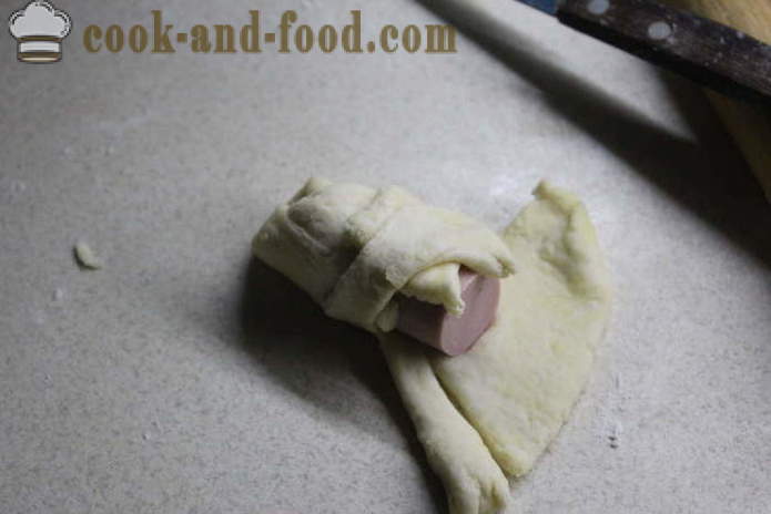 Les porcs dans des couvertures sur le yogourt et la levure - comment faire cuire des hot-dogs en pâtisserie au four, avec une étape par étape des photos de recettes