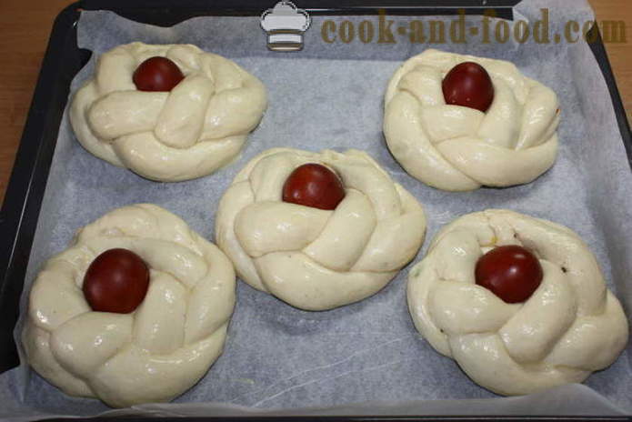 Petits pains savoureux avec oeuf de Pâques - comment faire un délicieux biscuits de Pâques, une étape par étape des photos de recettes