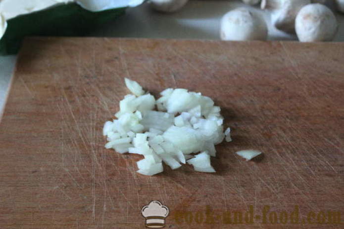 Soupe aux champignons avec du fromage - comment faire cuire la soupe au fromage avec des champignons savoureux droite rapide, avec une étape par étape des photos de recettes