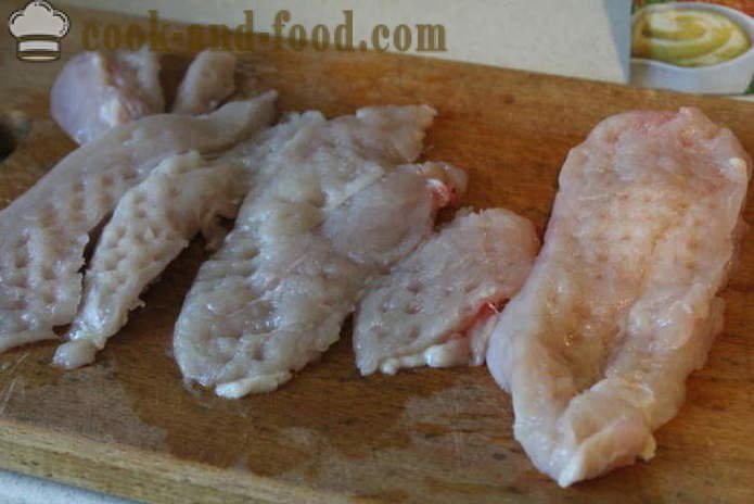 Stroganoff délicieux boeuf de poitrine de poulet à la crème sure et la moutarde - comment faire boeuf Strogonoff du poulet avec de la farine, une étape par étape des photos de recettes