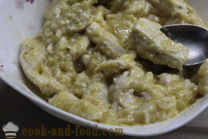 Stroganoff délicieux boeuf de poitrine de poulet à la crème sure et la moutarde - comment faire boeuf Strogonoff du poulet avec de la farine, une étape par étape des photos de recettes