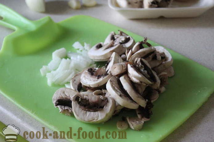 Les pommes de terre aux champignons à la crème sure et l'ail - comment faire cuire les pommes de terre aux champignons dans une poêle à frire, une étape par étape des photos de recettes