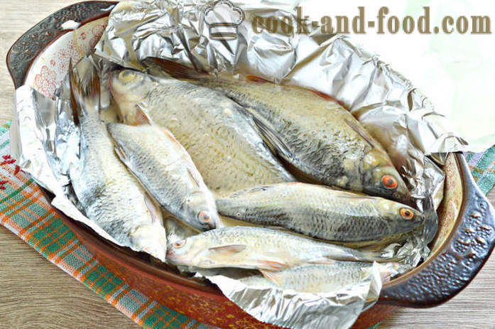Les petits poissons au four - comment faire cuire un poisson de petite rivière délicieuse, étape par étape les photos de recettes