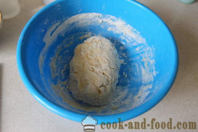 Gâteau de levure avec cerise escargot - comment faire une tarte aux cerises comme un escargot de pâte à la levure, une étape par étape des photos de recettes
