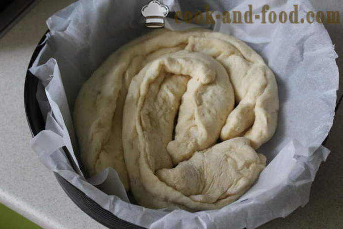 Gâteau de levure avec cerise escargot - comment faire une tarte aux cerises comme un escargot de pâte à la levure, une étape par étape des photos de recettes