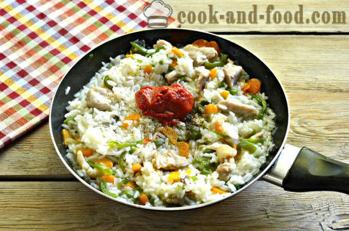 Riz aux légumes et poulet - à la fois délicieux riz de cuisson de poulet dans une poêle à frire, une étape par étape des photos de recettes