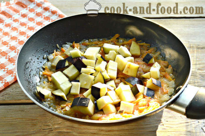 Délicieux aubergines cuites à la vapeur avec des légumes - comment mettre sur les aubergines avec des légumes dans une poêle à frire, une étape par étape des photos de recettes