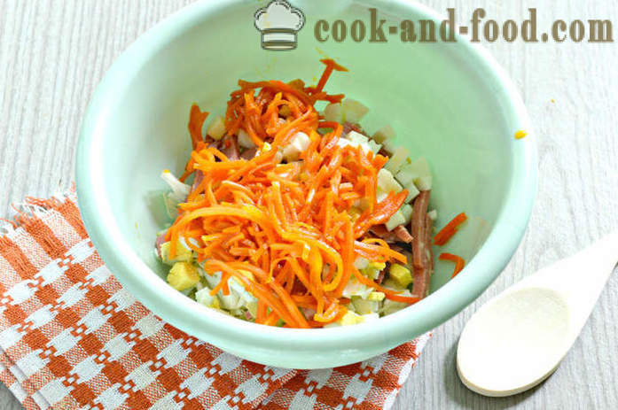 Salade de carottes, croûtons coréenne, saucisses - Comment préparer une salade avec des croûtons et la mayonnaise, une étape par étape des photos de recettes