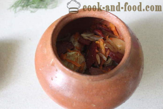 Les pommes de terre dans le pot dans le four - sous forme de délicieux pommes de terre cuites dans le pot, avec une étape par étape des photos de recette