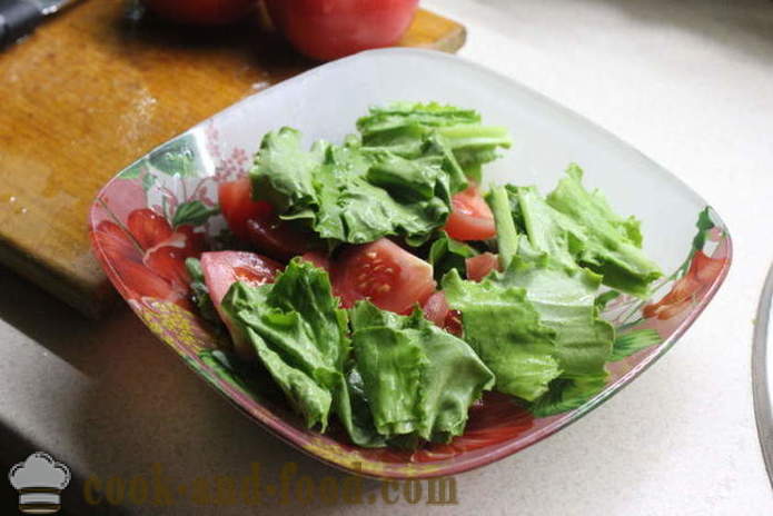 Délicieuse salade de roquette et les tomates - comment préparer une salade de roquette, une étape par étape des photos de recette