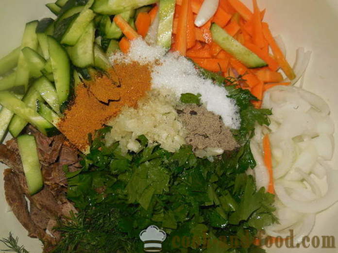 Salade de viande en Corée avec des concombres et des carottes - comment faire cuire la viande en coréen, une étape par étape des photos de recettes