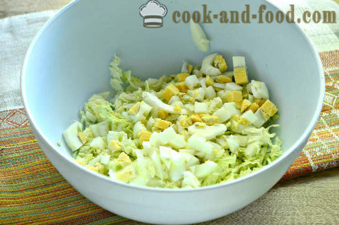 Salade de chou chinois, croûtons et poulet - comment faire une salade de chou chinois est délicieux, avec une étape par étape des photos de recettes