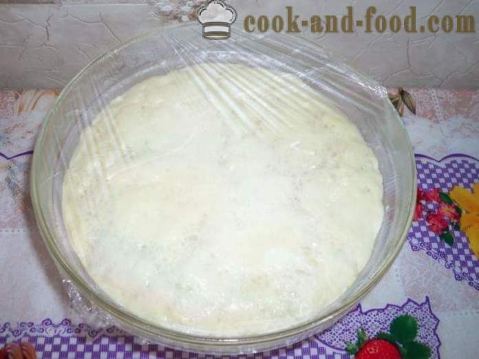 Gâteau au safran avec des protéines de cerise - comment faire cuire un gâteau avec le glaçage, une étape par étape des photos de recettes