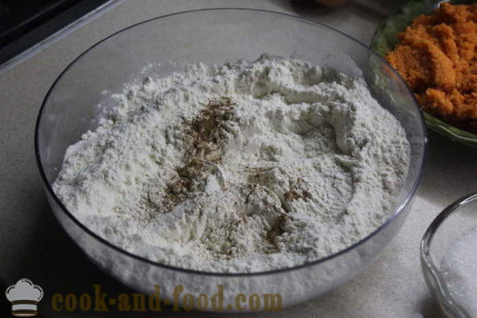 Gâteau simple avec les carottes et les graines de pavot - comment faire cuire un gâteau aux carottes au four, avec une étape par étape des photos de recettes