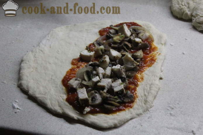 Pizza calzone avec du poulet à la maison - comment faire une maison de calzone, étape par étape des photos de recettes