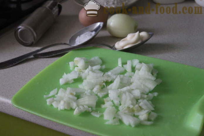 Escalopes de poitrine de poulet avec de la mayonnaise et l'oignon massepain
