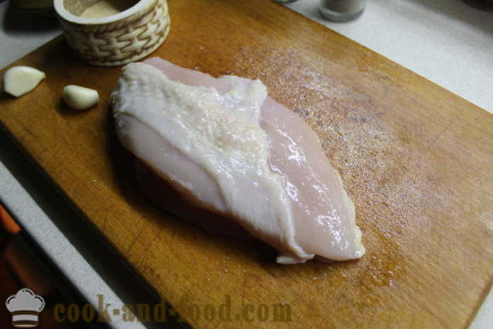 Cuit au four poitrine de poulet avec du miel, l'ail et les épices - comment faire cuire les poitrines de poulet dans le four, avec une étape par étape des photos de recettes