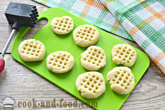 Biscuits simples fouetté dans une poêle - frire comme des biscuits dans la casserole, étape par étape des photos de recettes