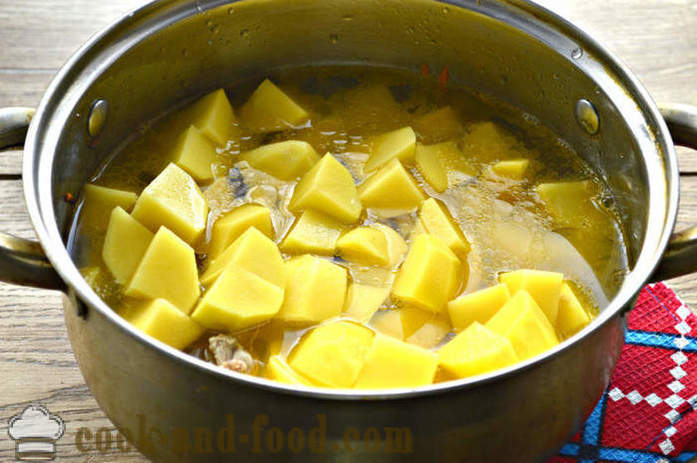Pommes de terre cuites au four avec du poulet - comment faire cuire un délicieux ragoût de pommes de terre avec du poulet, étape par étape des photos de recettes
