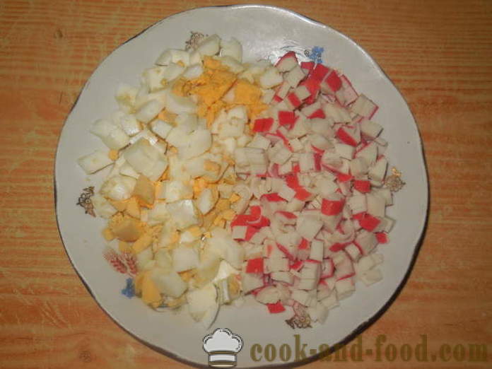 Salade en couches chiens année d'os - comment décorer la salade dans l'année du chien, une étape par étape des photos de recettes