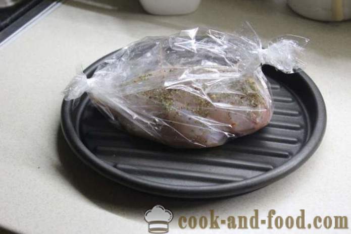 Rouleau de fromage de poitrine de poulet dans le four - comment faire un rouleau de poulet à la maison, étape par étape les photos de recettes
