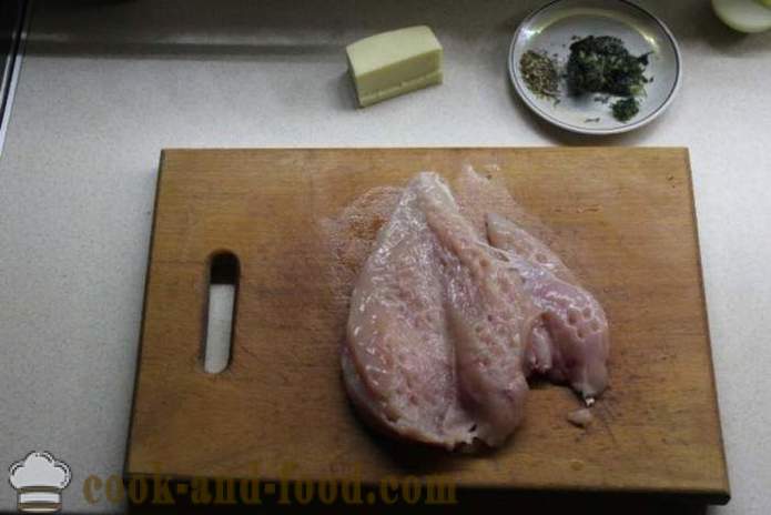 Rouleau de fromage de poitrine de poulet dans le four - comment faire un rouleau de poulet à la maison, étape par étape les photos de recettes