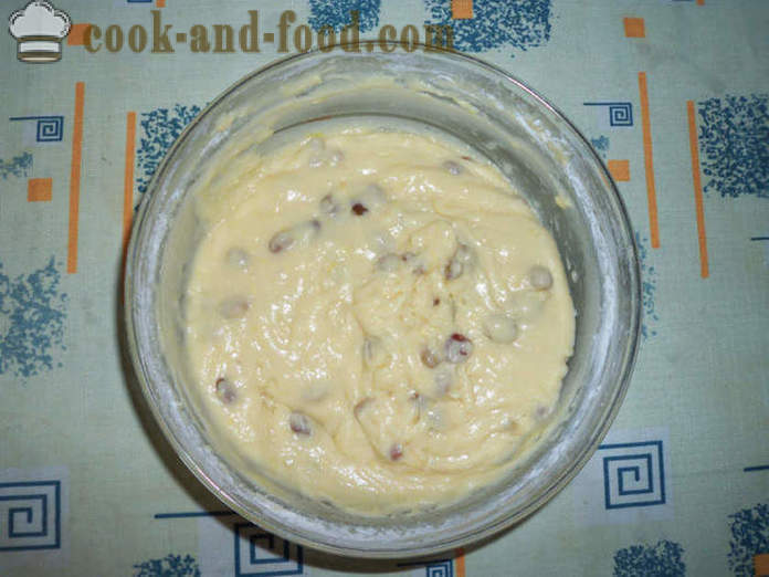 Petit gâteau simple sur le yaourt avec des raisins secs dans des moules en silicone - comment faire des petits gâteaux sur le yaourt à la maison, photos étape par étape recette