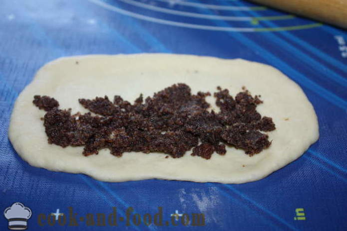 Petits pains de levure avec des graines de pavot dans le four - comment faire une belle petits pains aux graines de pavot, une étape par étape des photos de recettes