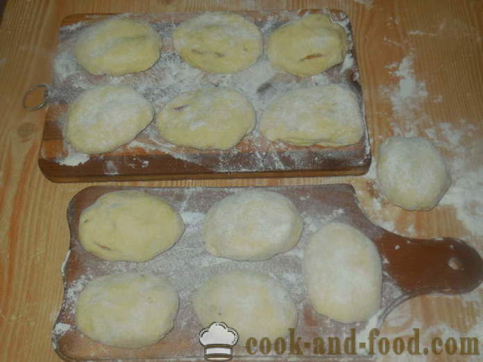 Gâteaux de pâte de fromage cottage avec des abricots dans une casserole - comment faire des gâteaux avec des abricots, étape par étape les photos de recettes