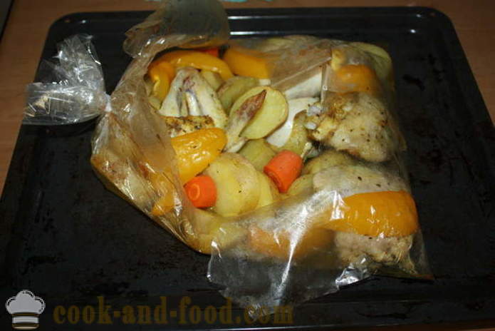 Pommes de terre cuites au four avec du poulet dans la manche - comment faire cuire les pommes de terre au four avec du poulet, étape par étape des photos de recettes