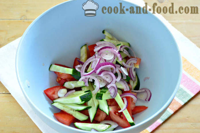 Délicieuse salade avec du chou chinois et des légumes - comment faire une salade de chou chinois, les tomates et les concombres, avec une étape par étape des photos de recettes