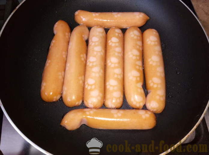 Délicieux hot-dogs avec des saucisses et des légumes - comment faire un hot-dog à la maison, photos étape par étape recette