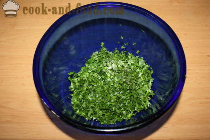 Table de salade avec couscous - la préparation d'un tabbouleh à salade, une étape par étape des photos de recette