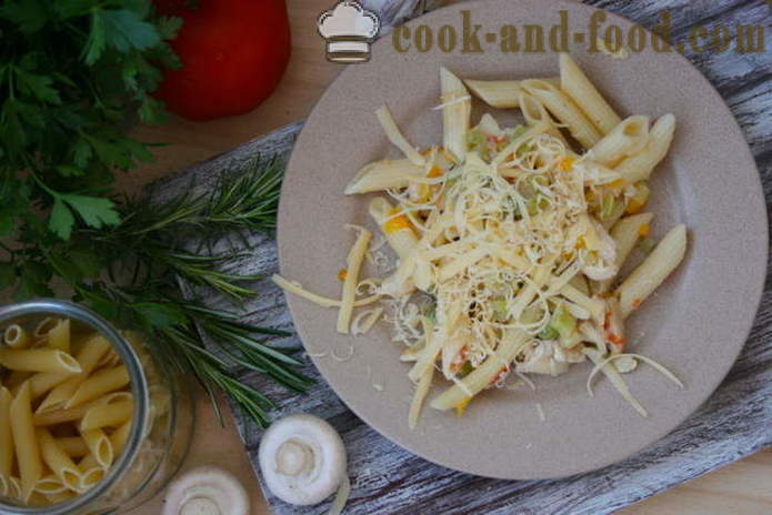 Pâtes faites maison italienne avec le poulet, les légumes et le fromage - comment faire cuire des pâtes italiennes à la maison, photos étape par étape recette