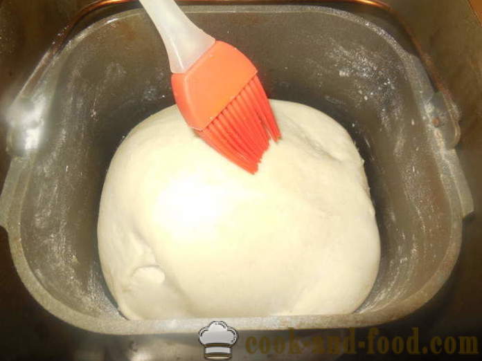 Une recette simple pour le pain maison sur la marinade tomate - comment faire cuire du pain dans la machine à pain à la maison, étape par étape les photos de recettes