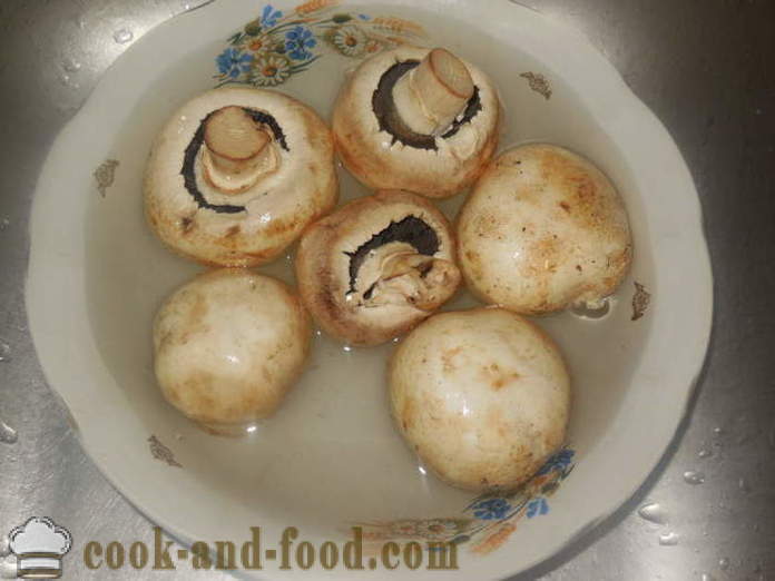 Champignons frits dans une poêle - frire comme des champignons dans la farine, une étape par étape des photos de recettes