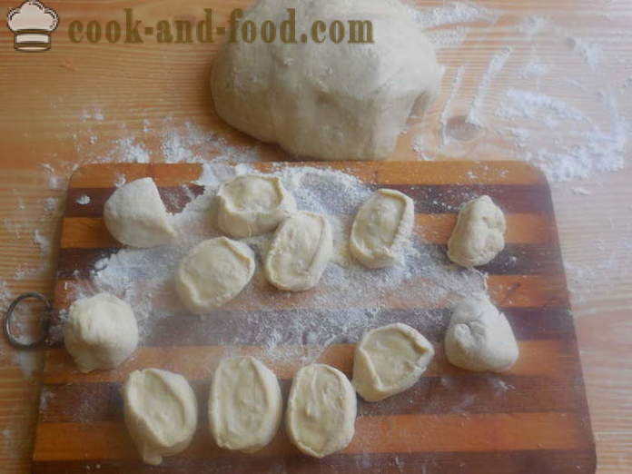 La pâte pour les boulettes de sérum d'oeuf - comment mélanger la pâte en boulettes, une étape par étape des photos de recettes