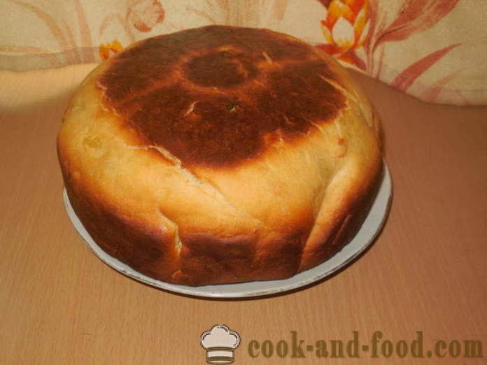 Simple gâteau multivarka Pâques à la crème et le lait fondu - comment faire cuire un gâteau dans multivarka, étape par recette simple gâteau étape et photo