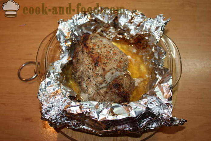 Porc dans du papier, cuit au four avec une sauce de grenade - comment faire cuire le porc qui était succulent, avec une étape par étape des photos de recettes