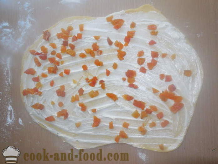 Gâteau de Pâques avec du jus d'orange ou de gâteau kraffin de pâte à biscuit, comment faire cuire, étape par étape des photos de recettes
