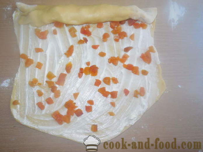 Gâteau de Pâques avec du jus d'orange ou de gâteau kraffin de pâte à biscuit, comment faire cuire, étape par étape des photos de recettes