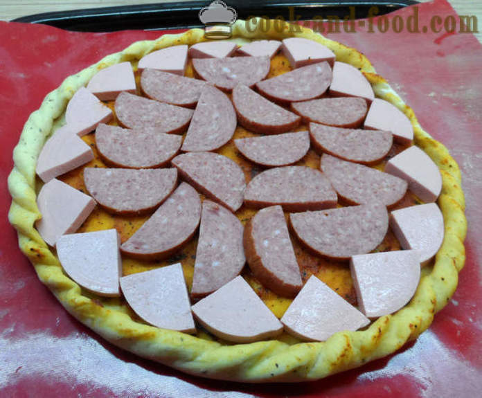 La pizza maison simple à pas de géant et les meilleures garnitures pour la pizza - comment faire cuire la levure à pizza, étape par étape des photos de recettes